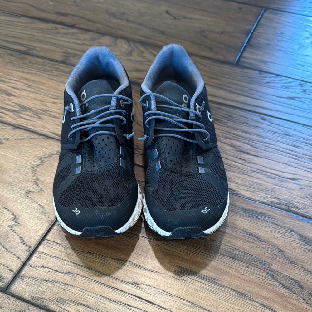 On Running women’s black  Athletic Shoes
